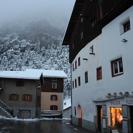 Tgesa Ferrera Villa Schmitten  Rum bild