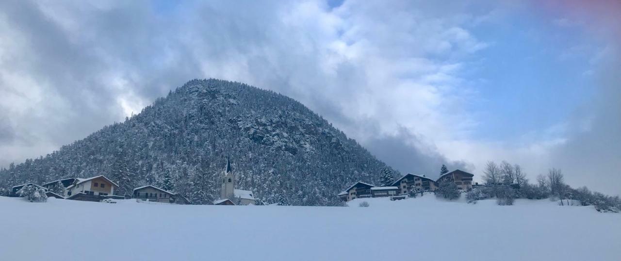 Tgesa Ferrera Villa Schmitten  Exteriör bild